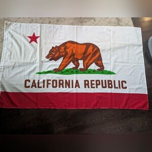 California Republic Bear Flag - Red, Brown, Green, White 5ft X3ft